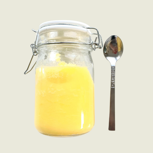 Gör din egen ghee. Recept på klarat och skirat smör utan mjölkprotein.