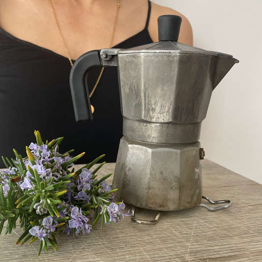 Gör eget Hydrolat med espressomaskinen | Recept Blomstervatten