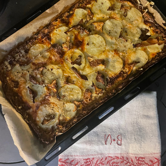 Pizza bianco på zucchinibotten med kantareller och kungsmynta | Glutenfri